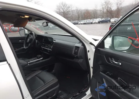 2022 Nissan Pathfinder Sl 4Wd z USA, uszkodzony, nr VIN 5N1DR3CC1NC257085